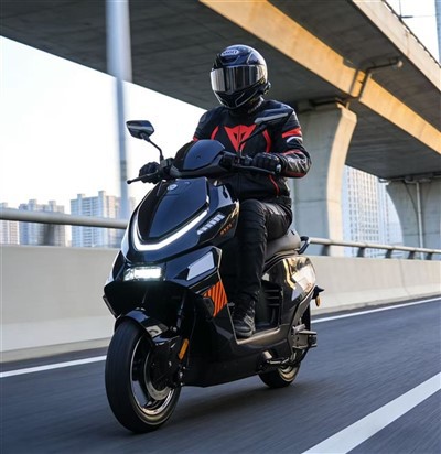Sporty Electric Scooter With Aggressive Styling